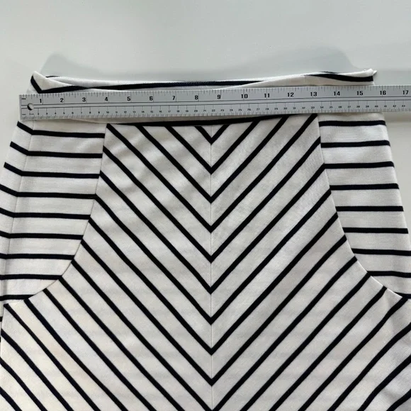 Cynthia Rowley Striped Pencil Skirt White & Navy Size 8 - Picture 6 of 6